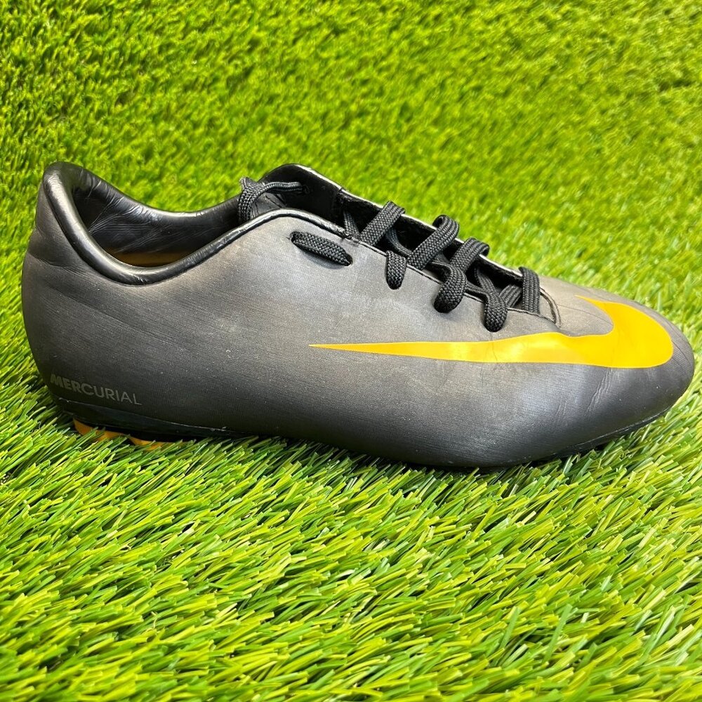 Nike Mercurial Victory Boys Size 2.5Y Gray Black Running Outdoor Soccer Cleats